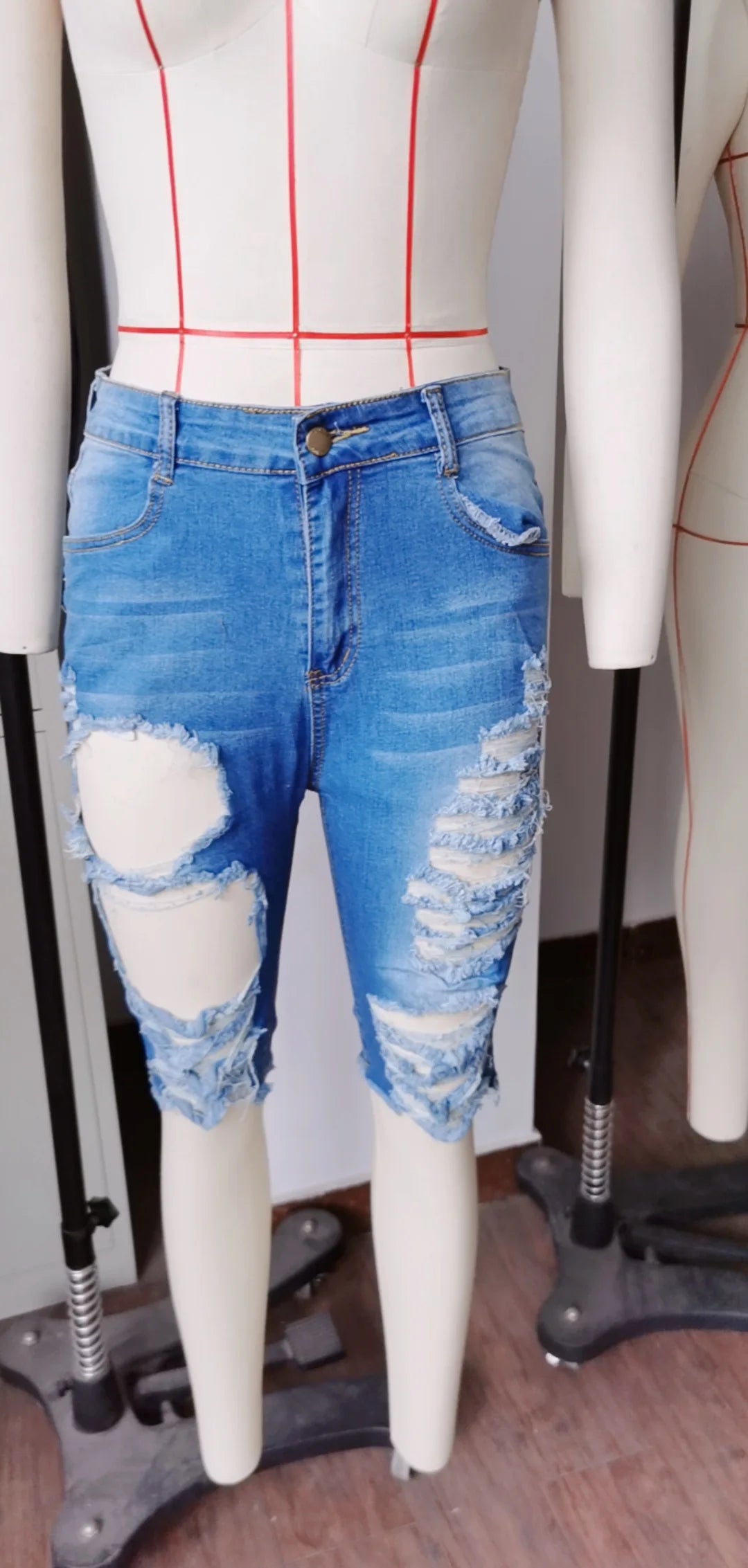 Trendy Women's Ripped Jeans Fashion Elastic High Waist Skinny Denim Jeans Knee Length Pencil Pants Summer Casual Hipster Jeans