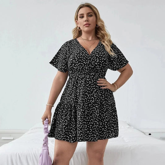 Plus Size Floral Print Summer Casual Tiered Dress Women Short Sleeve Heart Pattern Boho Dress Large Size Fit Flare A-line Dress